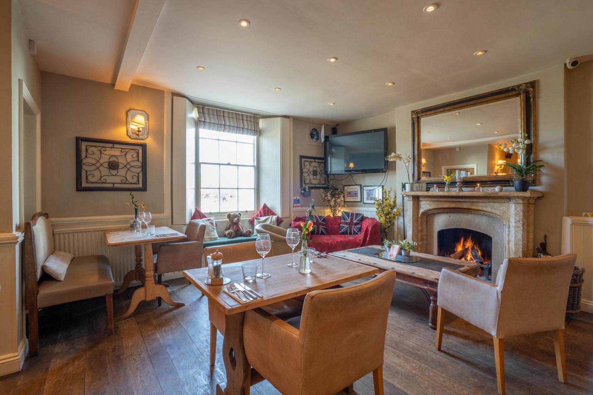 The Bedingfeld Arms Hotel Oxborough Buitenkant foto