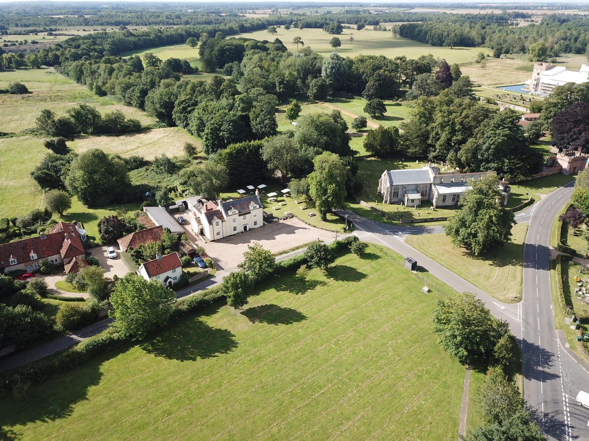 The Bedingfeld Arms Hotel Oxborough Buitenkant foto